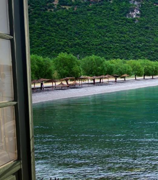Nafpaktos Beach Luxury Suites Экстерьер фото